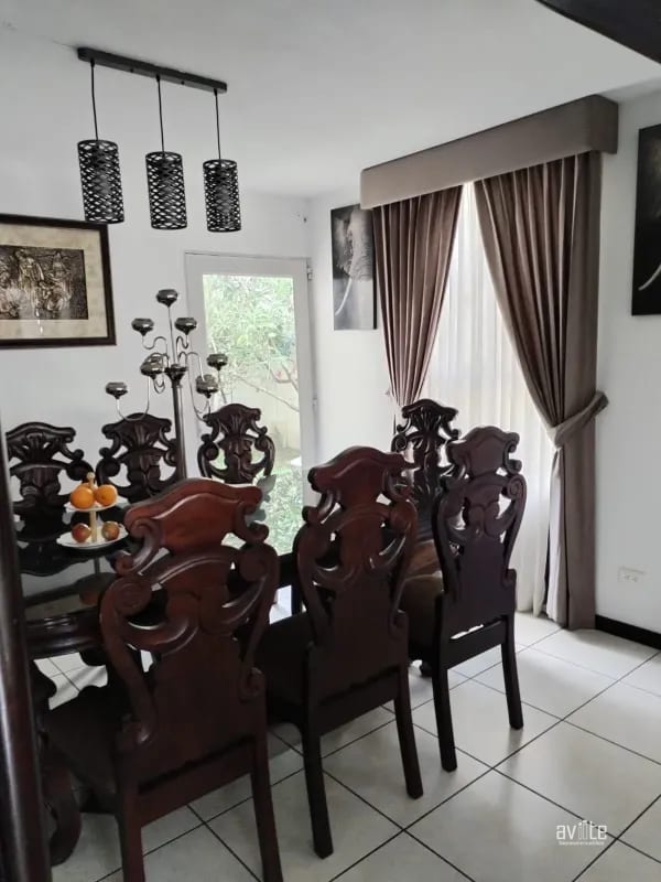 Casa tipo Navarra en venta, dentro de Alameda Norte    Q2,900,000 más impuestos — Casa en Venta en Condado Naranjo, Zona 4 Mixco, Guatemala, Ciudad — foto 8 de 9