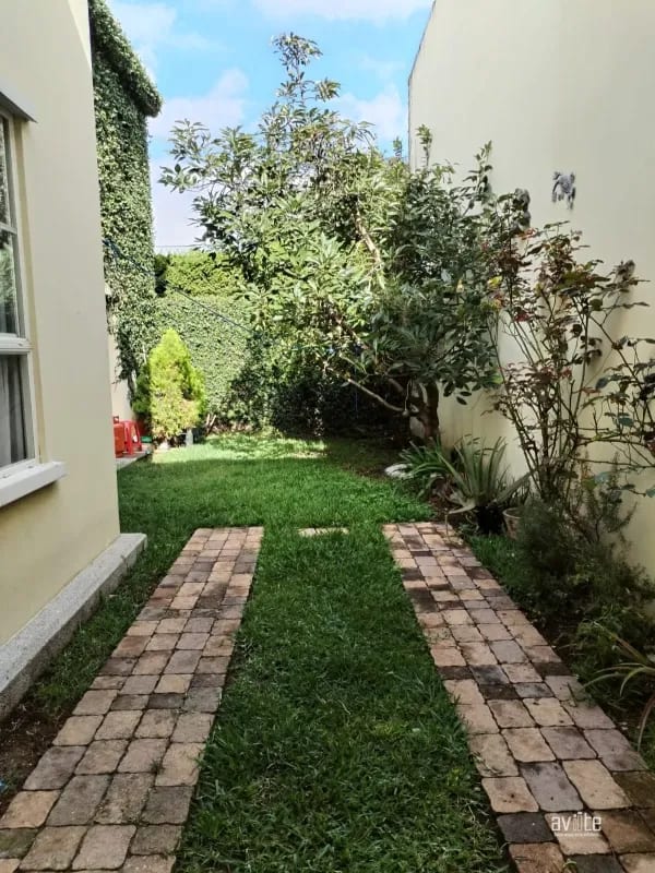 Casa tipo Navarra en venta, dentro de Alameda Norte    Q2,900,000 más impuestos — Casa en Venta en Condado Naranjo, Zona 4 Mixco, Guatemala, Ciudad — foto 1 de 9