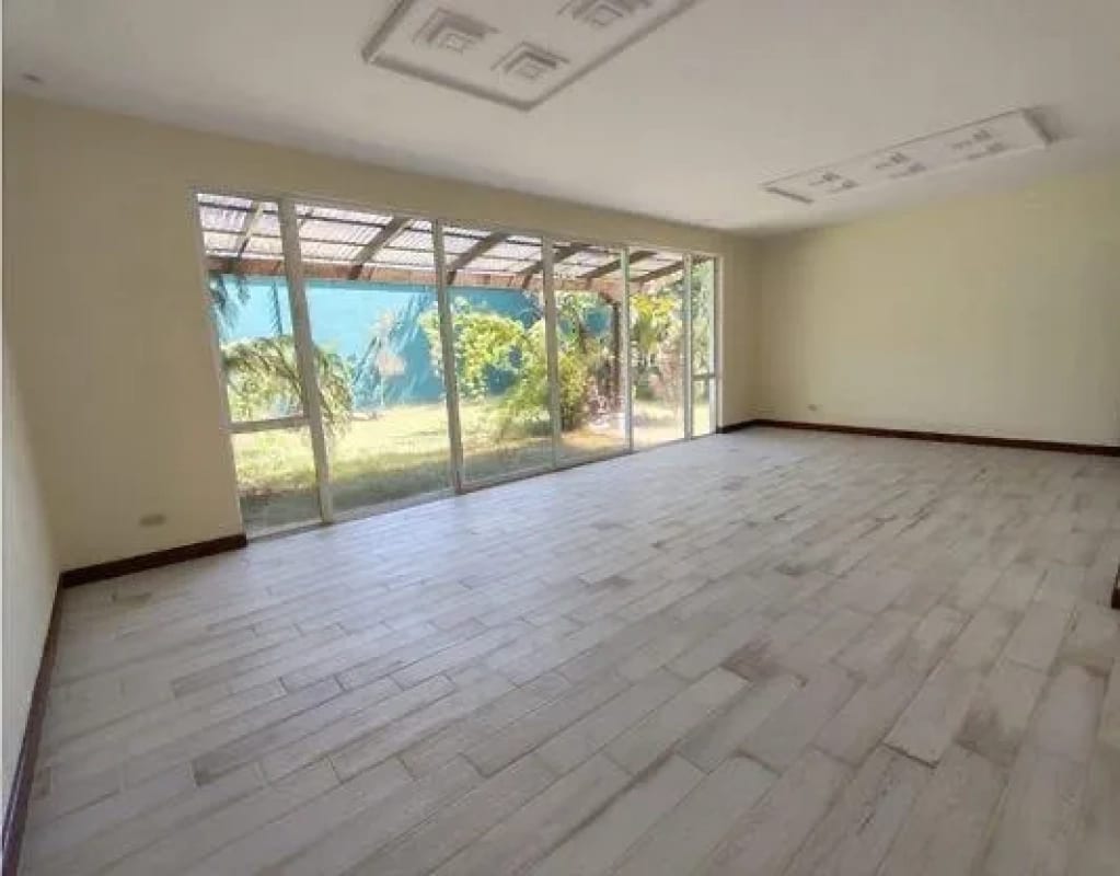 Casa en Portal del Bosque, Km 22 Carretera a El Salvador — Casa en Venta en Carretera a El Salvador, Guatemala, Ciudad — foto 1 de 8