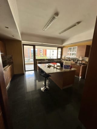 Apartamento en venta, 6 habitaciones, Gaudí zona 14 — Apartamento en Venta en Gaudí, Zona 14, Guatemala, Ciudad — miniatura 7 de 8