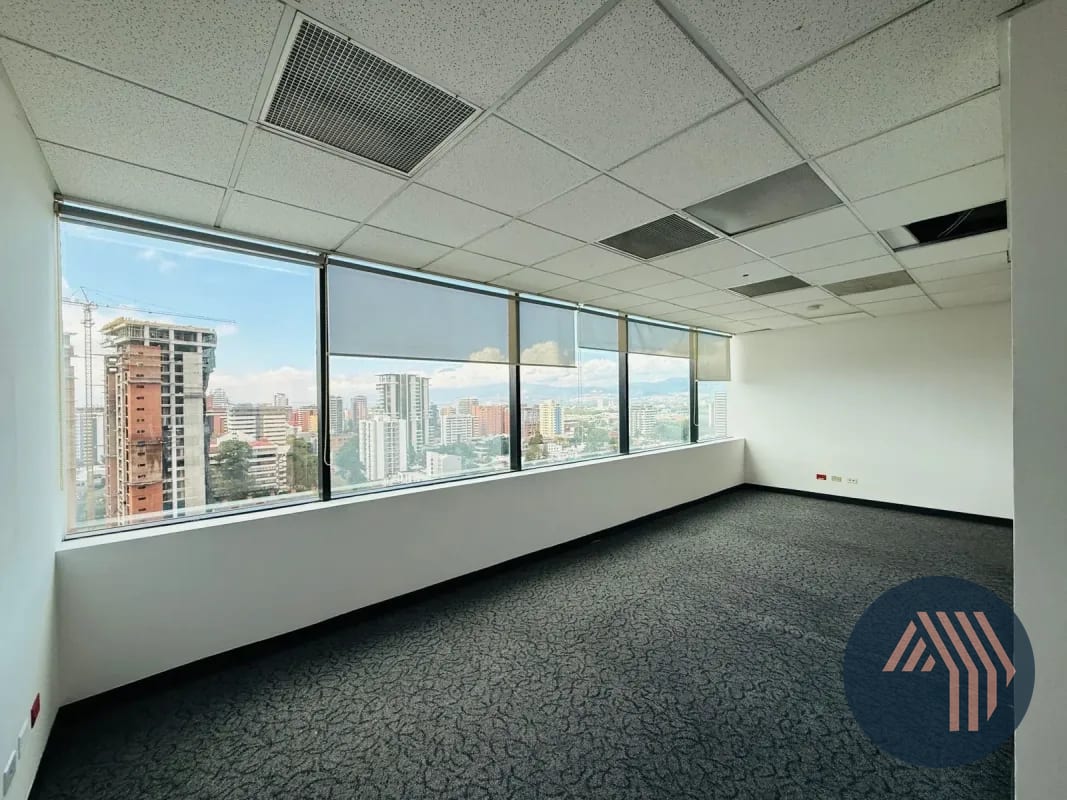 ALQUILER DE AMPLIA OFICINA 232.56MT2 - EUROPLAZA, ZONA 14 — Oficina en Alquiler en Europlaza, Zona 14, Guatemala, Ciudad — foto 13 de 17