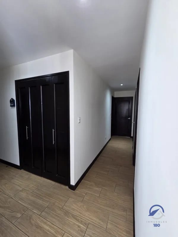 Apartamento en venta en Torre Praga, zona 15, Ciudad de Guatemala — Apartamento en Venta en Zona 15, Guatemala, Ciudad — foto 8 de 13
