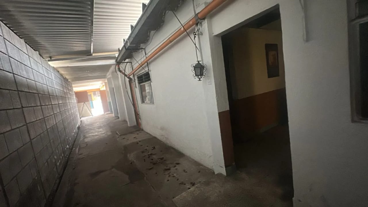 Propiedad para remodelar o demoler! En excelente ubicación comercial.  zona 7 — Bodega / Ofibodega en Alquiler en Zona 7, Guatemala, Ciudad — foto 2 de 4