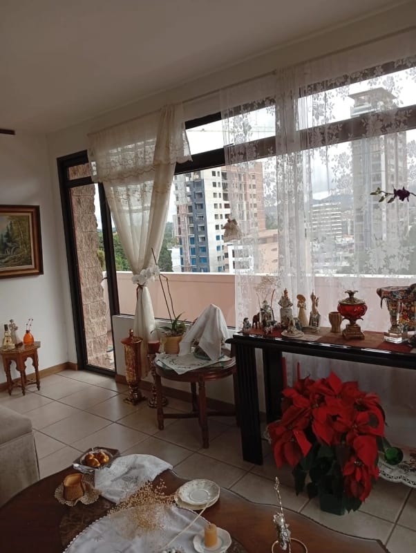 Apartamento en venta zona 10 — Apartamento en Venta en Zona 10, Guatemala, Ciudad — foto 11 de 17