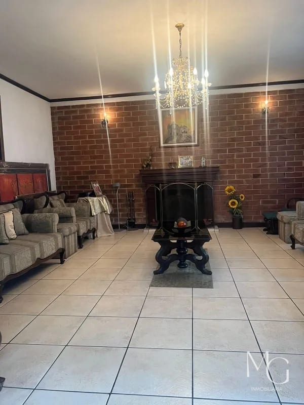 casa en venta a pocos metros de la Roosevelt — Casa en Venta en Zona 2 Mixco, Guatemala, Ciudad — foto 6 de 7