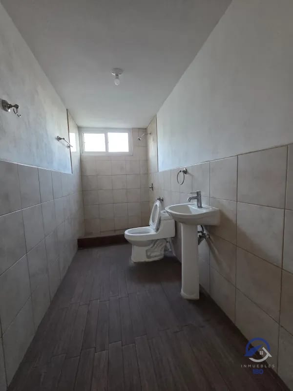 Amplia casa en venta en San Cristobal 2, zona 8, Mixco — Casa en Venta en Zona 8 Mixco, Guatemala, Ciudad — foto 4 de 17