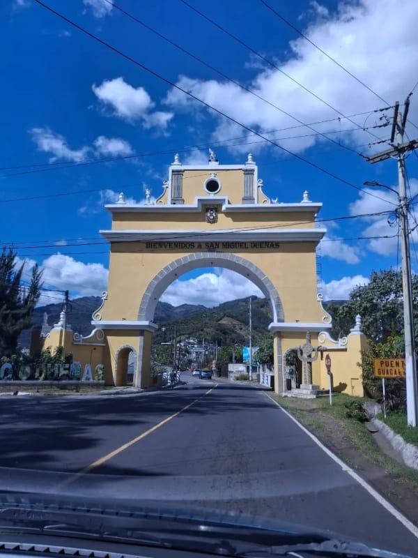 CASAS - en Venta Las Mariposa san Miguel Dueñas, Sacatepequez — Casa en Venta en San Miguel Dueñas, Sacatepéquez — foto 1 de 11