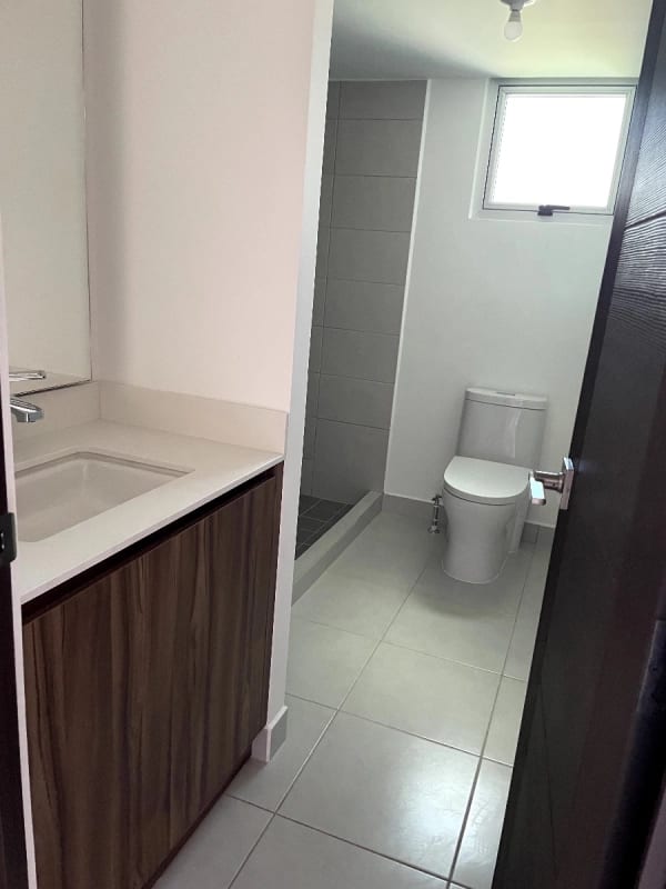 VENDO VILLA ESTILO TOM HAUSE DOS NIVELES EN CONDADO NARANJO — Apartamento en Venta en Condado Naranjo, Zona 4 Mixco, Guatemala, Ciudad — foto 16 de 16