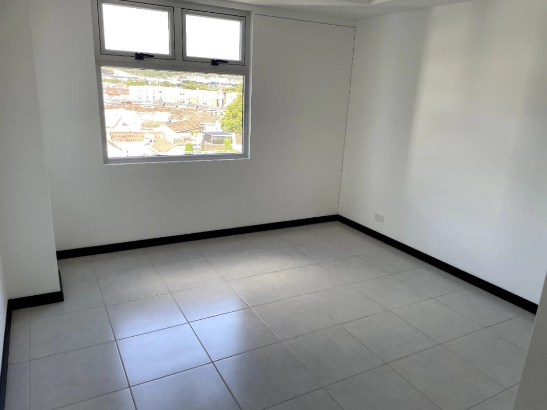 VENDO VILLA ESTILO TOM HAUSE DOS NIVELES EN CONDADO NARANJO — Apartamento en Venta en Condado Naranjo, Zona 4 Mixco, Guatemala, Ciudad — foto 14 de 16