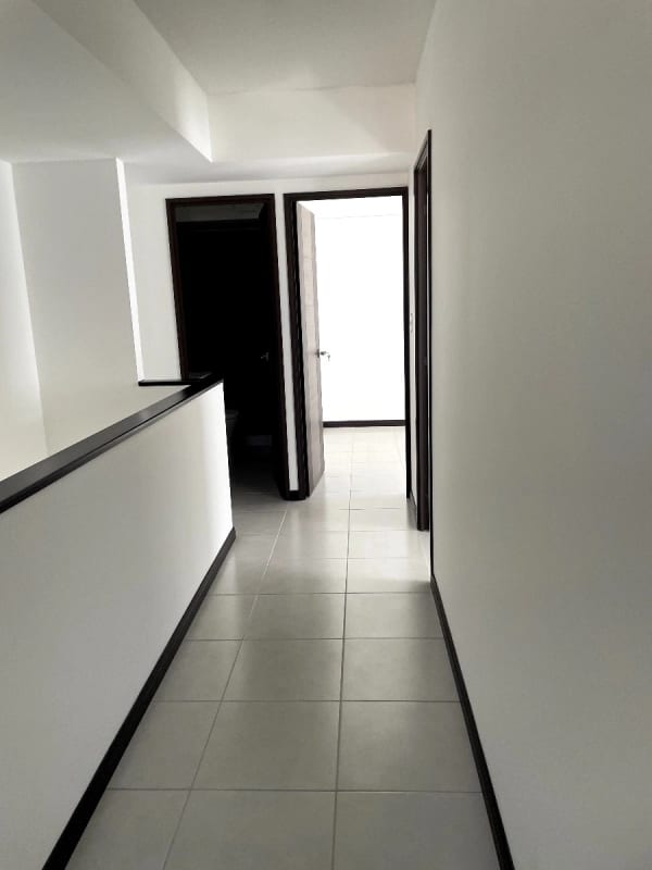 VENDO VILLA ESTILO TOM HAUSE DOS NIVELES EN CONDADO NARANJO — Apartamento en Venta en Condado Naranjo, Zona 4 Mixco, Guatemala, Ciudad — foto 12 de 16