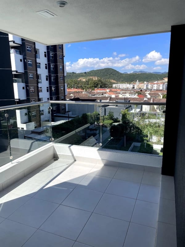 VENDO VILLA ESTILO TOM HAUSE DOS NIVELES EN CONDADO NARANJO — Apartamento en Venta en Condado Naranjo, Zona 4 Mixco, Guatemala, Ciudad — foto 2 de 16