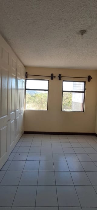 Casa en VENTA en Los Manantiales — Casa en Venta en Carretera a El Salvador, Guatemala, Ciudad — miniatura 6 de 14