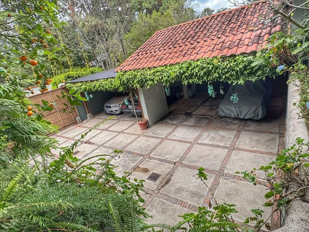 HERMOSA CASA EN RESIDENCIALES LA CRUZ — Casa en Venta en Santa Catarina Pinula, Guatemala, Ciudad — foto 2 de 11