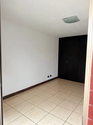 BONITO APARTAMENTO EN VENTA EN JARDINES DE LAS CHARCAS ZONA 11 — Apartamento en Venta en Jardines de Las Charcas, Zona 11, Guatemala, Ciudad — miniatura 1 de 6