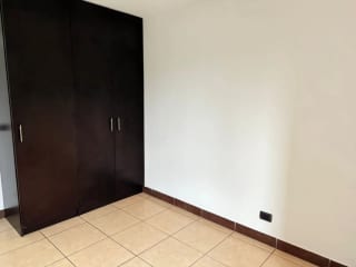 BONITO APARTAMENTO EN VENTA EN JARDINES DE LAS CHARCAS ZONA 11 — Apartamento en Venta en Jardines de Las Charcas, Zona 11, Guatemala, Ciudad — miniatura 5 de 6
