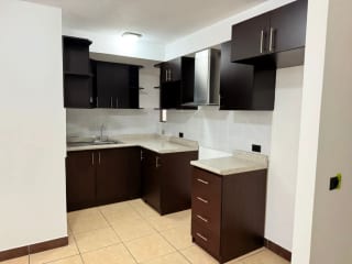 BONITO APARTAMENTO EN VENTA EN JARDINES DE LAS CHARCAS ZONA 11 — Apartamento en Venta en Jardines de Las Charcas, Zona 11, Guatemala, Ciudad — miniatura 3 de 6