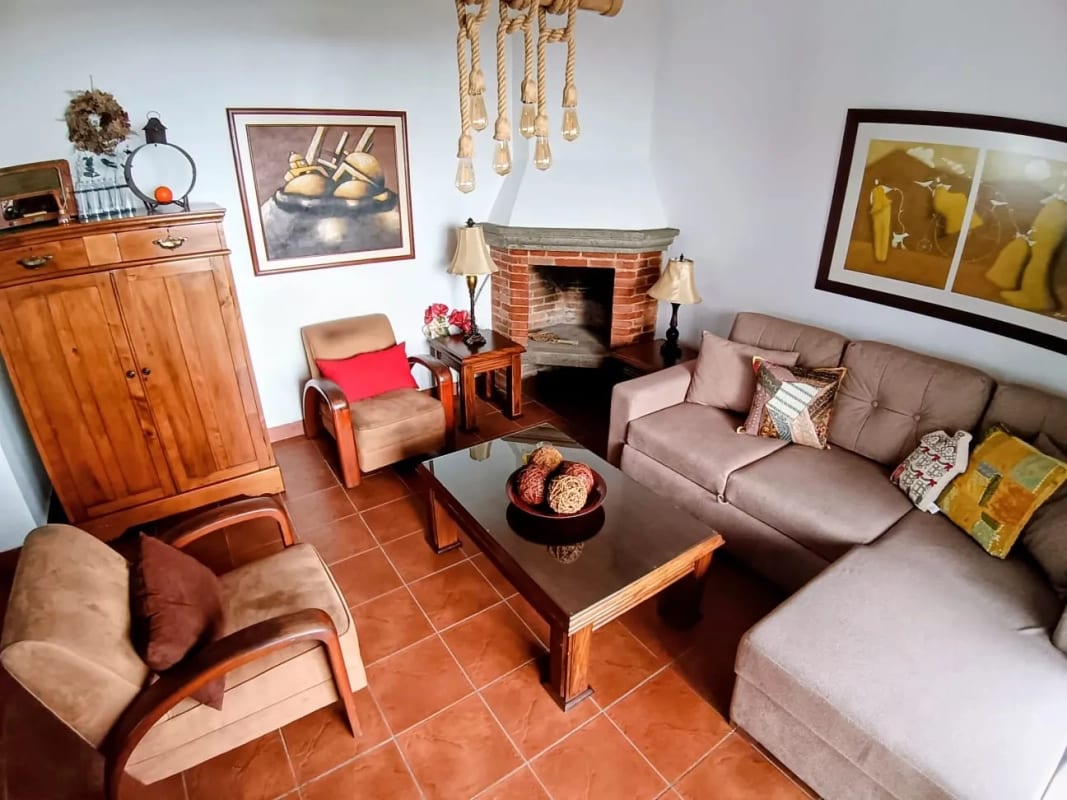 CASA EN RENTA EN HACIENDA DEL COMENDADOR — Casa en Venta en San Miguel Dueñas, Sacatepéquez — foto 2 de 5