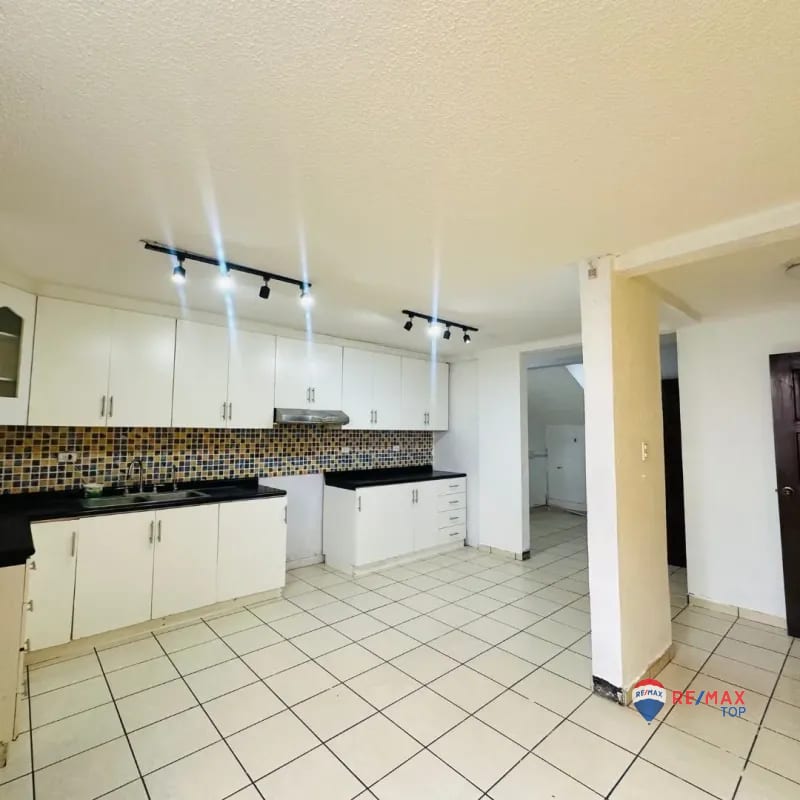 ZONA 9, CASA IDEAL PARA COMERCIO — Casa en Venta en Zona 9, Guatemala, Ciudad — foto 4 de 13