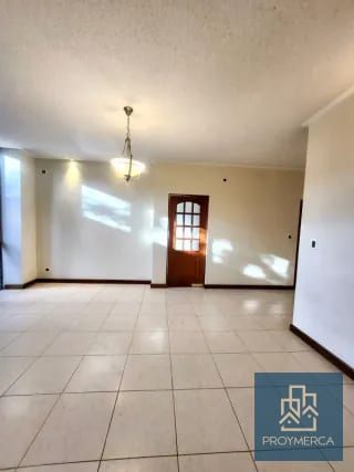 Casa en venta, Residencial Villas de Jacarandas de Cáyalá, Zona 16 — Casa en Venta en Zona 16, Guatemala, Ciudad — miniatura 4 de 12
