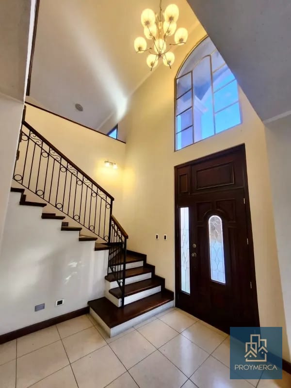 Casa en venta, Residencial Villas de Jacarandas de Cáyalá, Zona 16 — Casa en Venta en Zona 16, Guatemala, Ciudad — foto 3 de 12