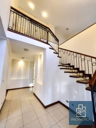 Casa en venta, Residencial Villas de Jacarandas de Cáyalá, Zona 16 — Casa en Venta en Zona 16, Guatemala, Ciudad — miniatura 2 de 12