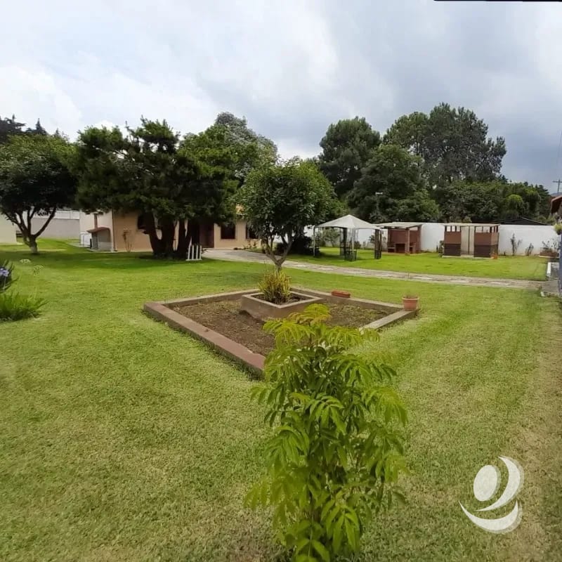 Oficina en Renta San Lucas Sacatepéquez con amplio jardín parqueo — Casa en Alquiler en San Lucas Sacatepéquez, Sacatepéquez — foto 7 de 10