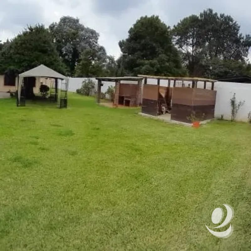 Oficina en Renta San Lucas Sacatepéquez con amplio jardín parqueo — Casa en Alquiler en San Lucas Sacatepéquez, Sacatepéquez — foto 4 de 10