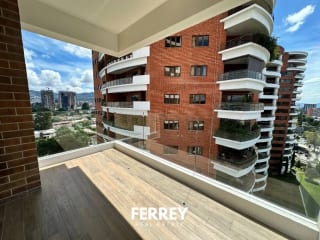 parque 14, amplio con cuarto de servicio — Apartamento en Alquiler en Parque 14, Zona 14, Guatemala, Ciudad — miniatura 6 de 15