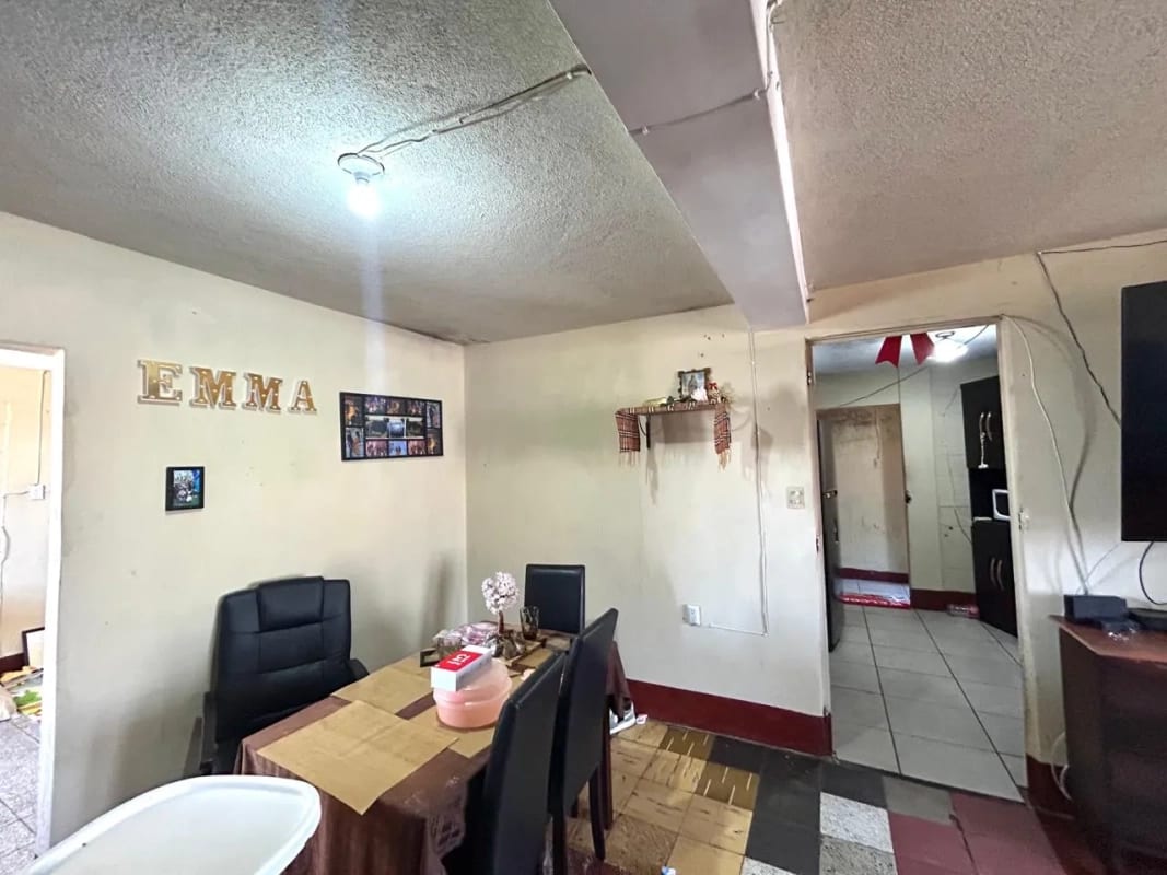 Casa en venta en zona 4 Mixco Monte Real con locales comerciales — Casa en Venta en Zona 4 Mixco, Guatemala, Ciudad — foto 13 de 16
