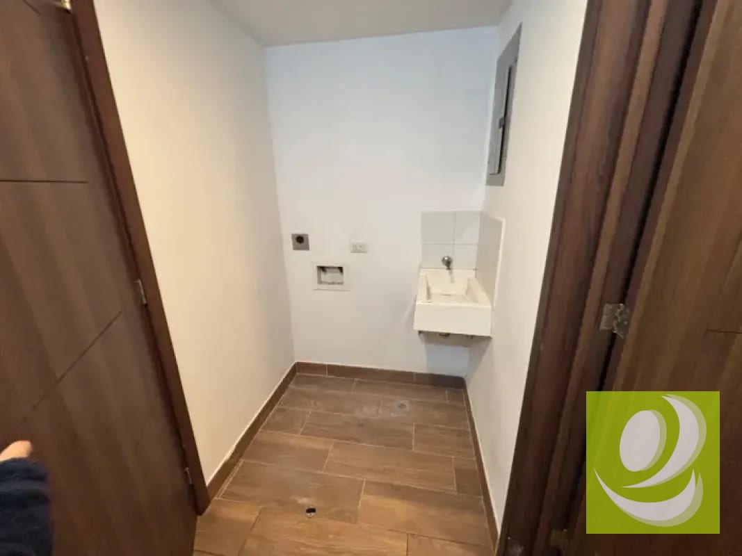 APARTAMENTO EN VENTA EN NIVEL ALTO EDIFICIO ROQUE — Apartamento en Venta en Zona 2, Guatemala, Ciudad — foto 5 de 10