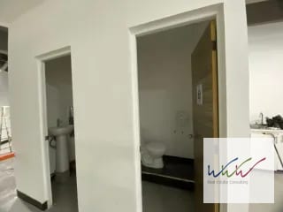 Rento Local Comercial de 208m2 en Design Center, Zona 10 — Local en Alquiler en Zona 10, Guatemala, Ciudad — miniatura 3 de 10