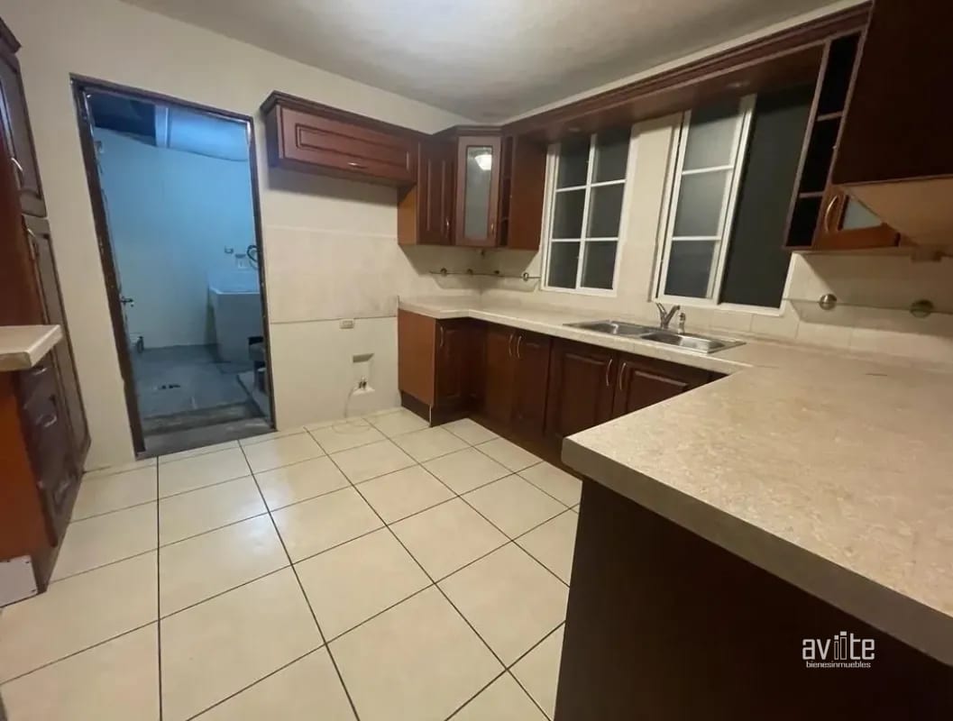 CONDADO NARANJO. Casa tipo Solana en venta, dentro de Alameda Norte $425,000 — Casa en Venta en Condado Naranjo, Zona 4 Mixco, Guatemala, Ciudad — foto 5 de 15
