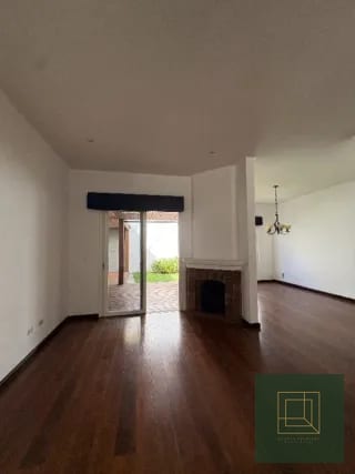 Amplia casa en renta en Condominio Entreverdes — Casa en Alquiler en Entreverdes, Carretera a El Salvador, Guatemala, Ciudad — miniatura 8 de 10