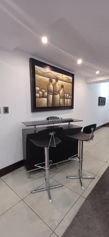 Apartamento amueblado en renta o venta en zona 10 — Apartamento en Alquiler en Zona 10, Guatemala, Ciudad — foto 14 de 16
