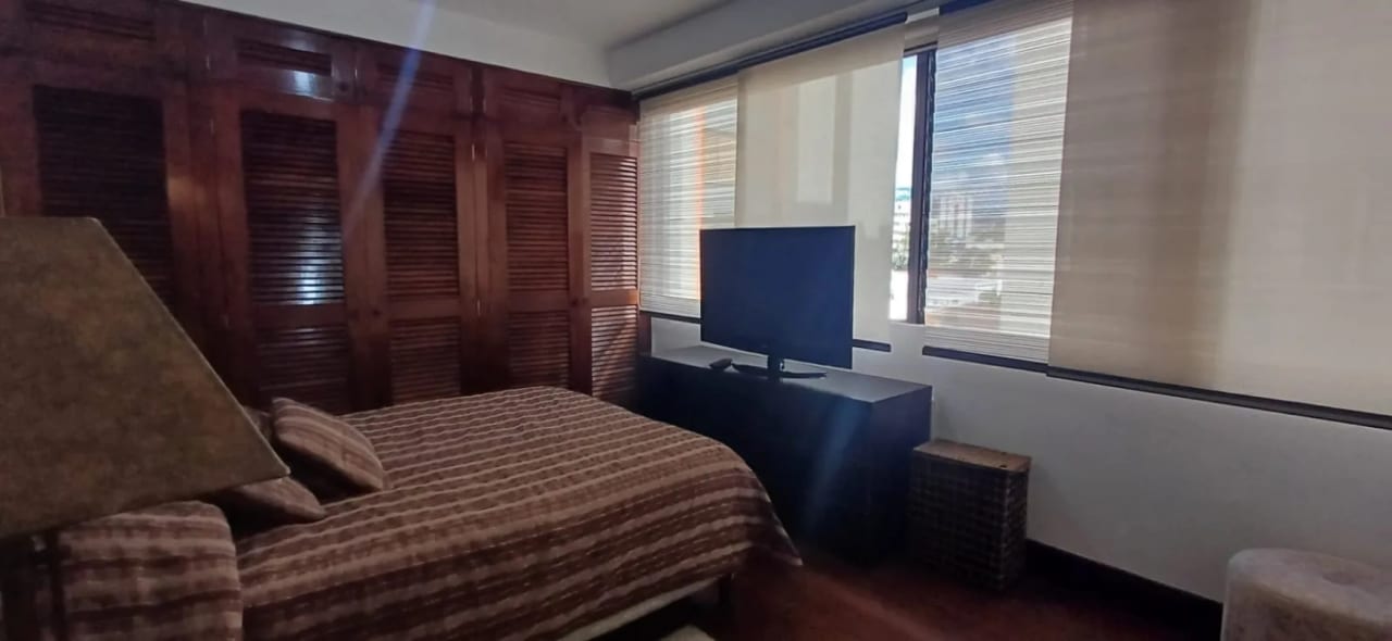 Apartamento amueblado en renta o venta en zona 10 — Apartamento en Alquiler en Zona 10, Guatemala, Ciudad — foto 2 de 16