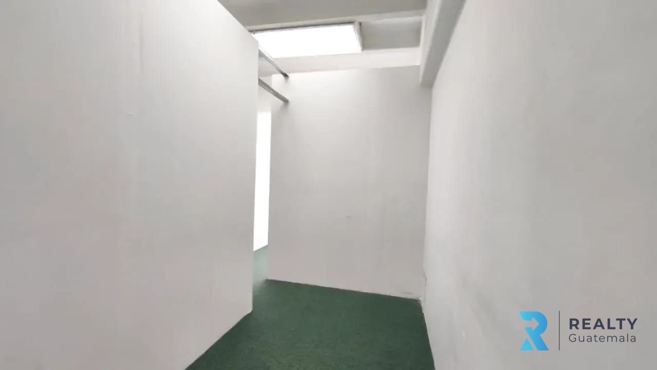VENDO Oficina Plaza Buró, zona 10 sobre 20 calle — Oficina en Venta en Plaza Buró, Zona 10, Guatemala, Ciudad — foto 4 de 9