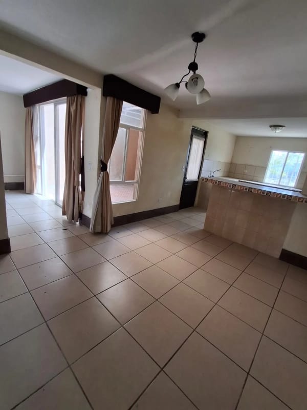 Casa en Venta - Los Olivos zona 18 — Casa en Venta en los olivos, Zona 18, Guatemala, Ciudad — foto 11 de 14