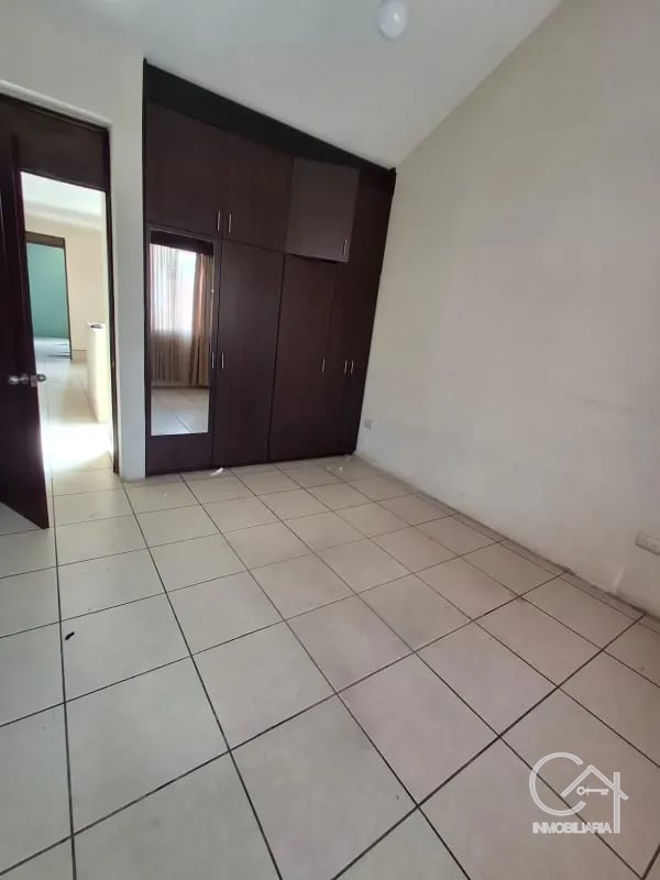 Casa en Venta - Los Olivos zona 18 — Casa en Venta en los olivos, Zona 18, Guatemala, Ciudad — foto 2 de 14