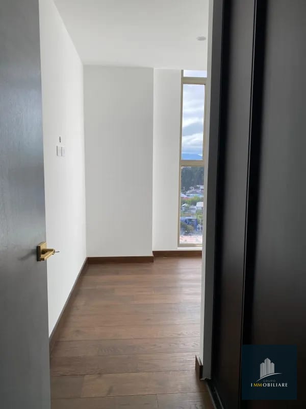 Apartamento con balcón en renta zona 10 edificio Atarah — Apartamento en Alquiler en Atarah, Zona 10, Guatemala, Ciudad — foto 8 de 14