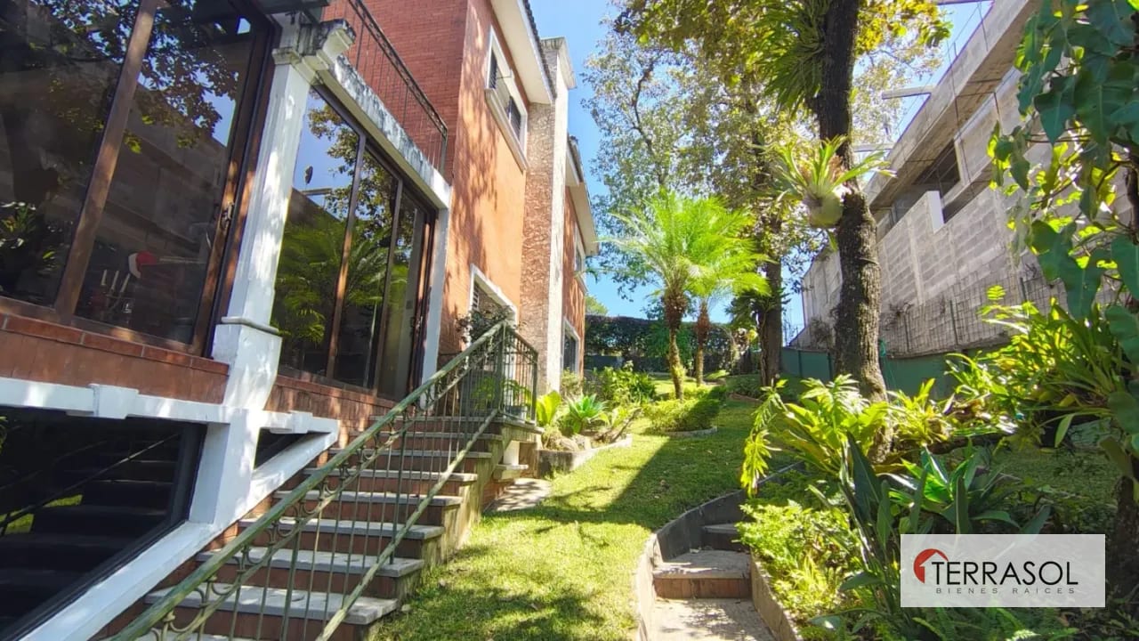 Casa en venta en Zona 13 – Elgin II | Casa de esquina con amplios jardines — Casa en Venta en Elgin, Zona 13, Guatemala, Ciudad — foto 13 de 13