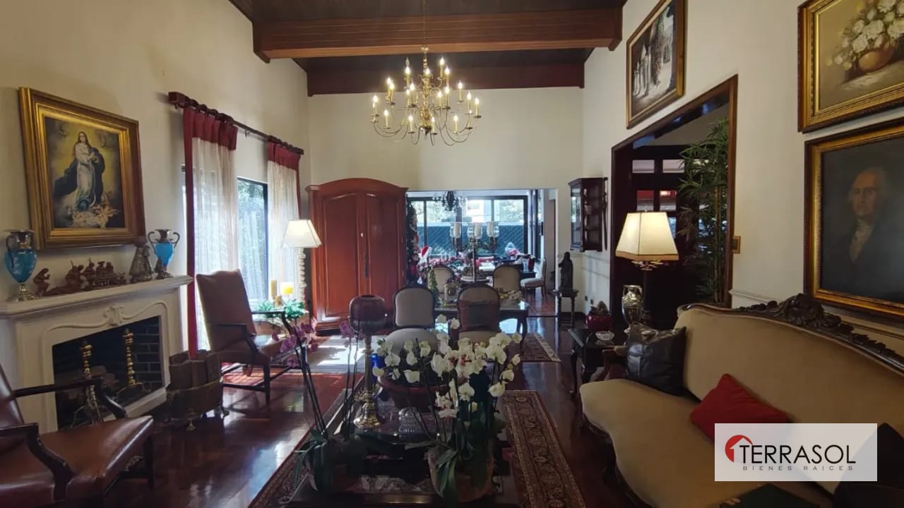 Casa en venta en Zona 13 – Elgin II | Casa de esquina con amplios jardines — Casa en Venta en Elgin, Zona 13, Guatemala, Ciudad — foto 11 de 13