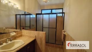 Casa en venta en Zona 13 – Elgin II | Casa de esquina con amplios jardines — Casa en Venta en Elgin, Zona 13, Guatemala, Ciudad — miniatura 4 de 13