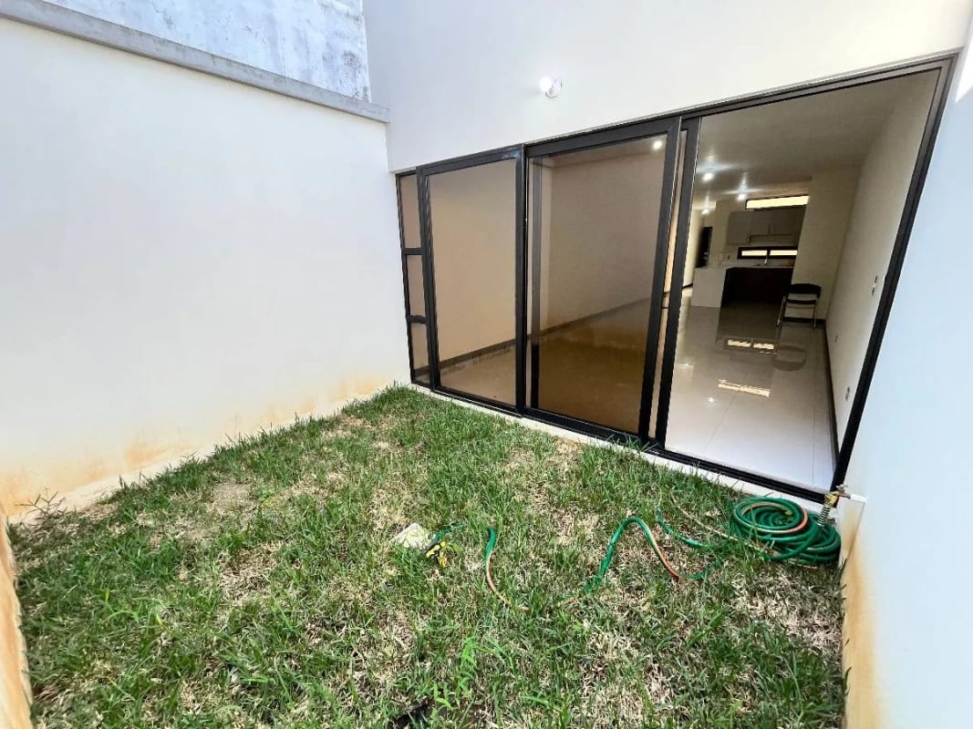 Casa nueva en venta de 3 habitaciones, Hacienda Real zona 16 — Casa en Venta en Hacienda Real, Zona 16, Guatemala, Ciudad — foto 4 de 17