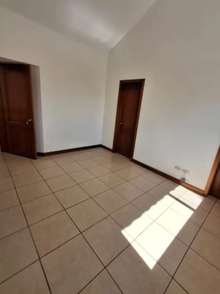 CASA en Venta - Portal del Bosque CAES — Casa en Venta en Portal del Bosque, Carretera a El Salvador, Guatemala, Ciudad — miniatura 11 de 17