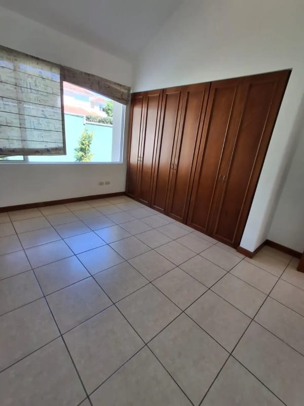 CASA en Venta - Portal del Bosque CAES — Casa en Venta en Portal del Bosque, Carretera a El Salvador, Guatemala, Ciudad — foto 10 de 17