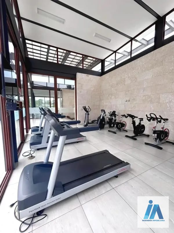 APARTAMENTO EN VENTA – 📍San Isidro 20 | 21, Zona 16 ¡Espectacular Vista al Bosque!🍃 — Apartamento en Venta en Zona 16, Guatemala, Ciudad — foto 2 de 10