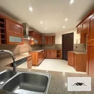 EN VENTA Preciosa y Amplia Casa Colonia  El PRADO  ZONA 10 — Casa en Venta en El Prado, Zona 10, Guatemala, Ciudad — miniatura 3 de 10