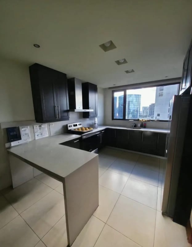 Apartamento en Alquiler | Casa Margarita | Zona 10 | Amplio • Familiar • Ubicación premium — Apartamento en Alquiler en Casa Margarita, Zona 10, Guatemala, Ciudad — foto 4 de 9