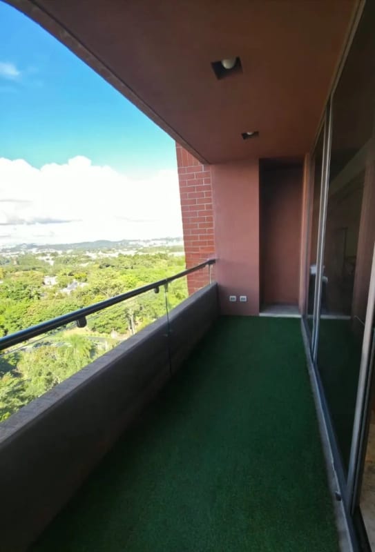 Apartamento en Alquiler | Casa Margarita | Zona 10 | Amplio • Familiar • Ubicación premium — Apartamento en Alquiler en Casa Margarita, Zona 10, Guatemala, Ciudad — foto 2 de 9