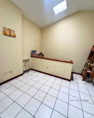 CASA EN VENTA EN ZONA 16 FRENTE AL COLEGIO SUIZO AMERICANO — Casa en Venta en Zona 16, Guatemala, Ciudad — miniatura 8 de 10